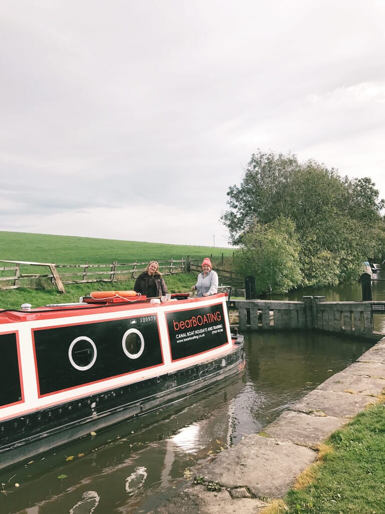canal boat hire yorkshire - bearboating: on board MollyMoo boat canal boat hire yorkshire - bearboating: on board MollyMoo boat