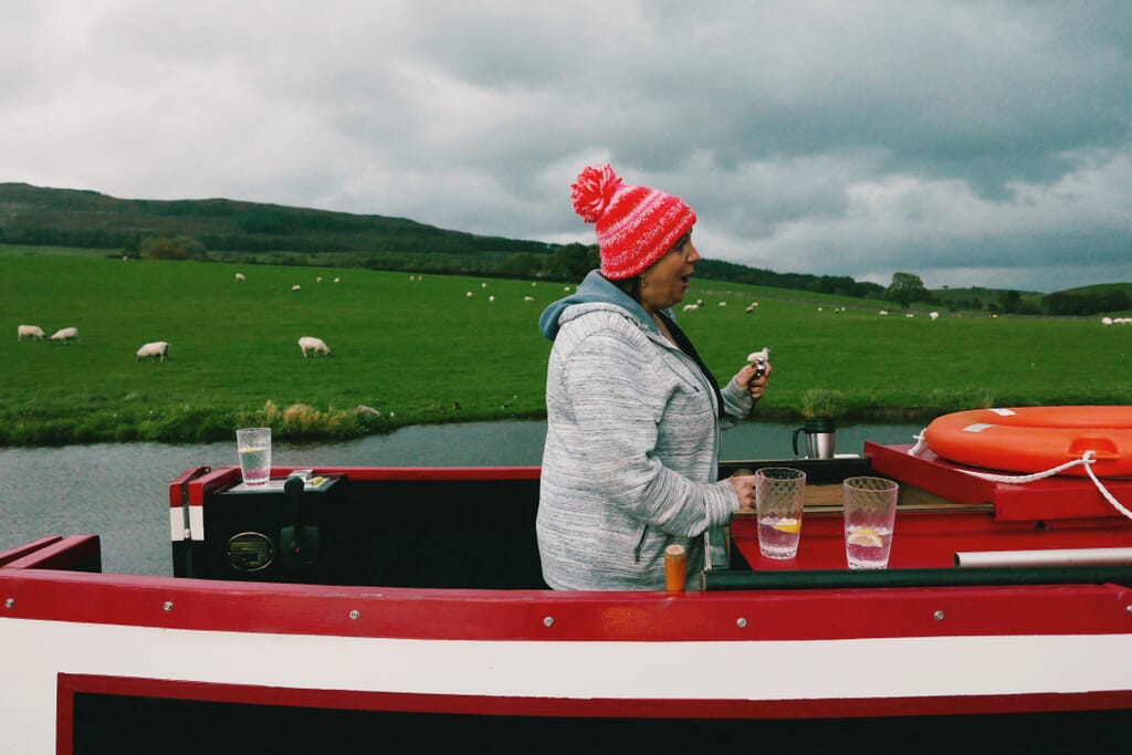 canal boat hire yorkshire - bearboating: on board MollyMoo boat canal boat hire yorkshire - bearboating: on board MollyMoo boat
