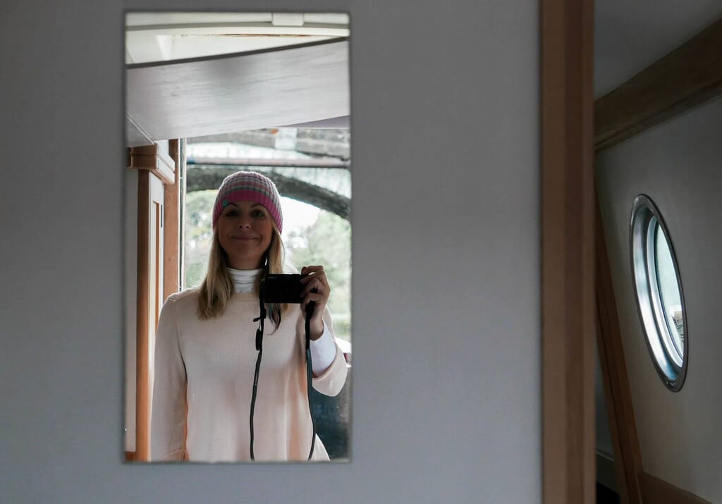 canal boat hire yorkshire - bearboating: inside MollyMoo boat canal boat hire yorkshire - bearboating: inside MollyMoo boat