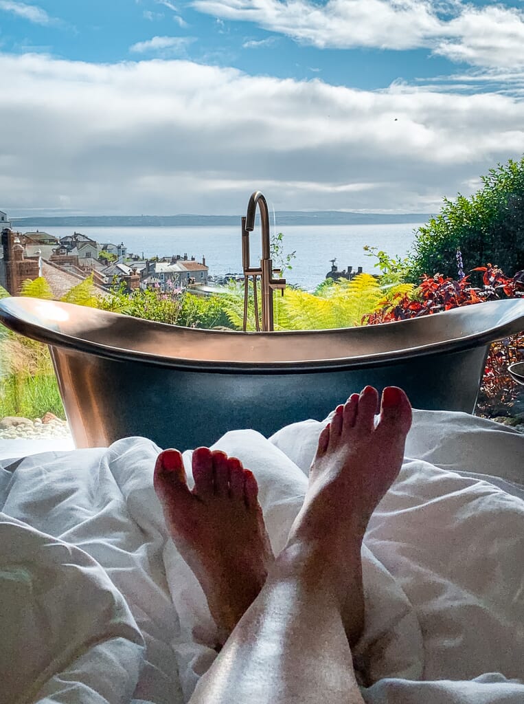 romantic getaway Cornwall - fallen angel bathtub romantic getaway Cornwall - fallen angel bathtub
