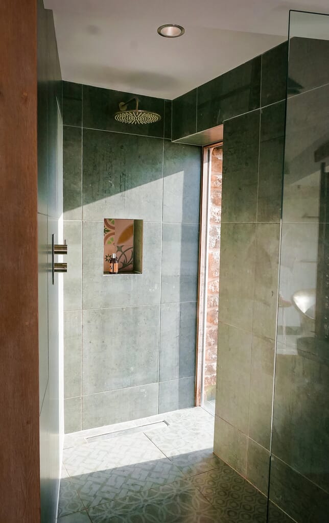 romantic getaway Cornwall - fallen angel - shower romantic getaway Cornwall - fallen angel - shower
