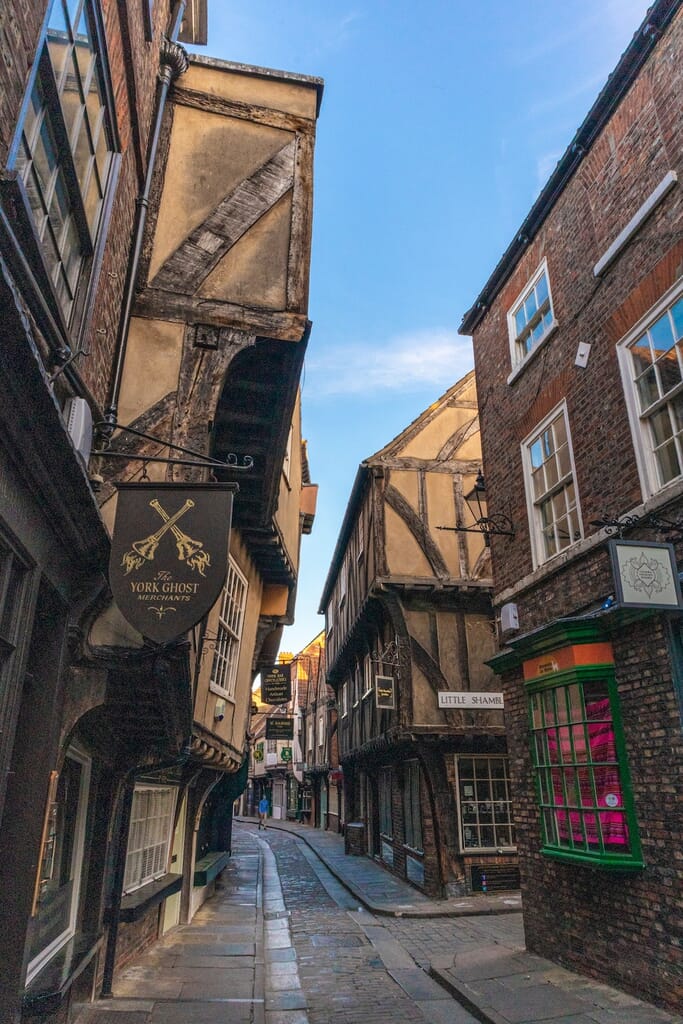 the shambles in york daytime the shambles in york daytime