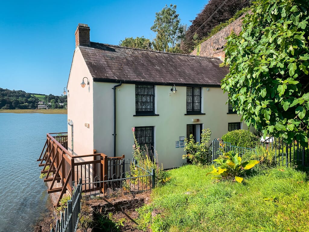 laugharne-south-west-wales.IMG_4719.JPG.jpg?w=1024&h=768&scale laugharne-south-west-wales.IMG_4719.JPG.jpg?w=1024&h=768&scale
