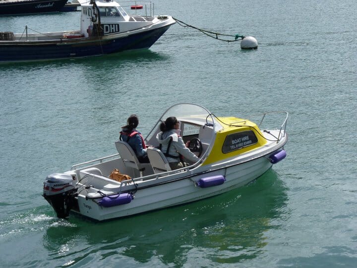 Dartmouth boat hire things to do