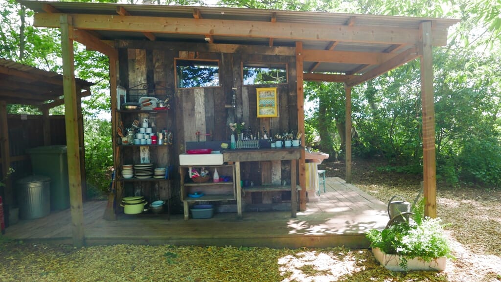 Mad Dogs glamping in the Forest of Dean - Washroom Mad Dogs glamping in the Forest of Dean - Washroom
