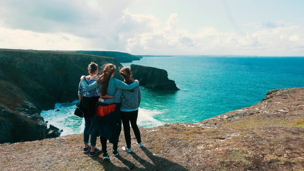 Coast walk on a girls weekend in cornwall Coast walk on a girls weekend in cornwall