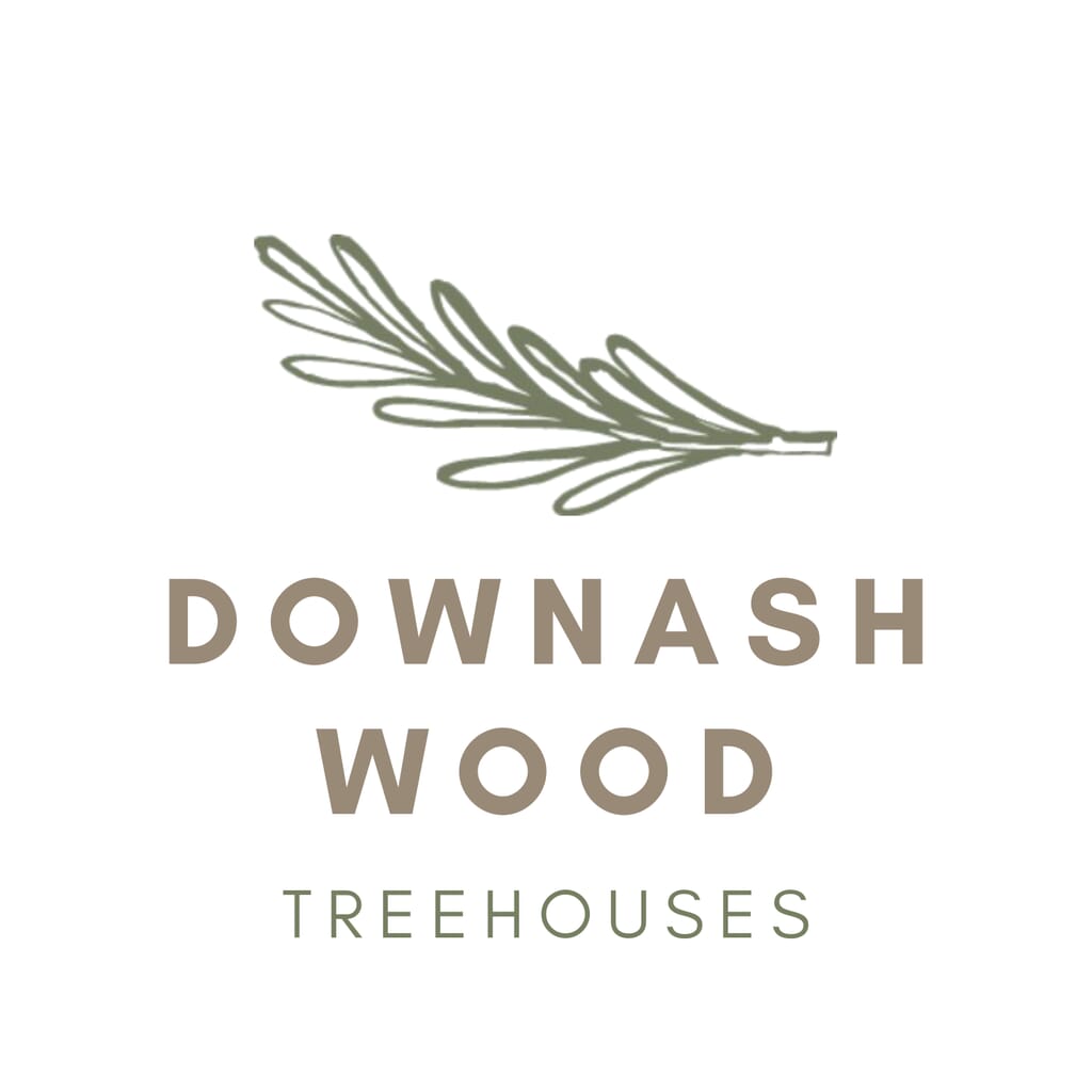 Downash wood treehouse logo