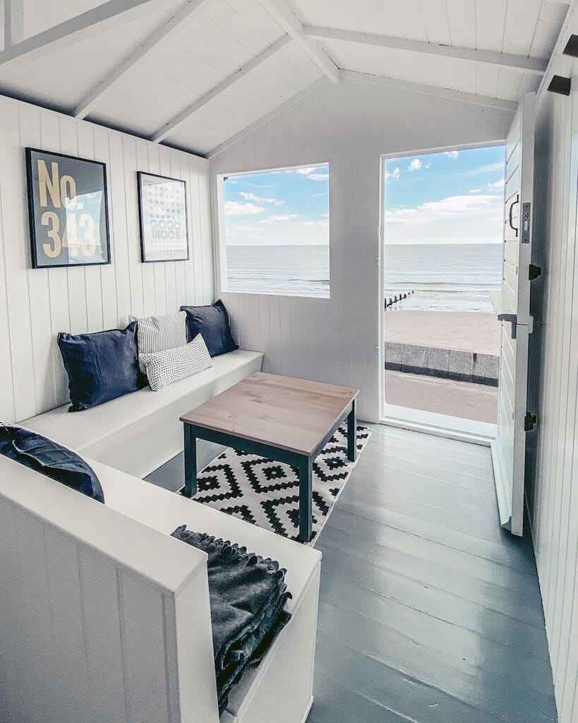 beach-hut-hire-essex: cool coastal huts Frinton 343