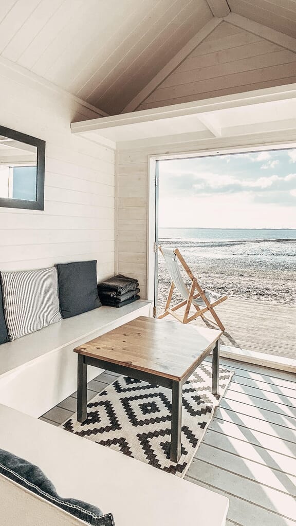beach-hut-hire-essex: cool coastal huts Mersea 213