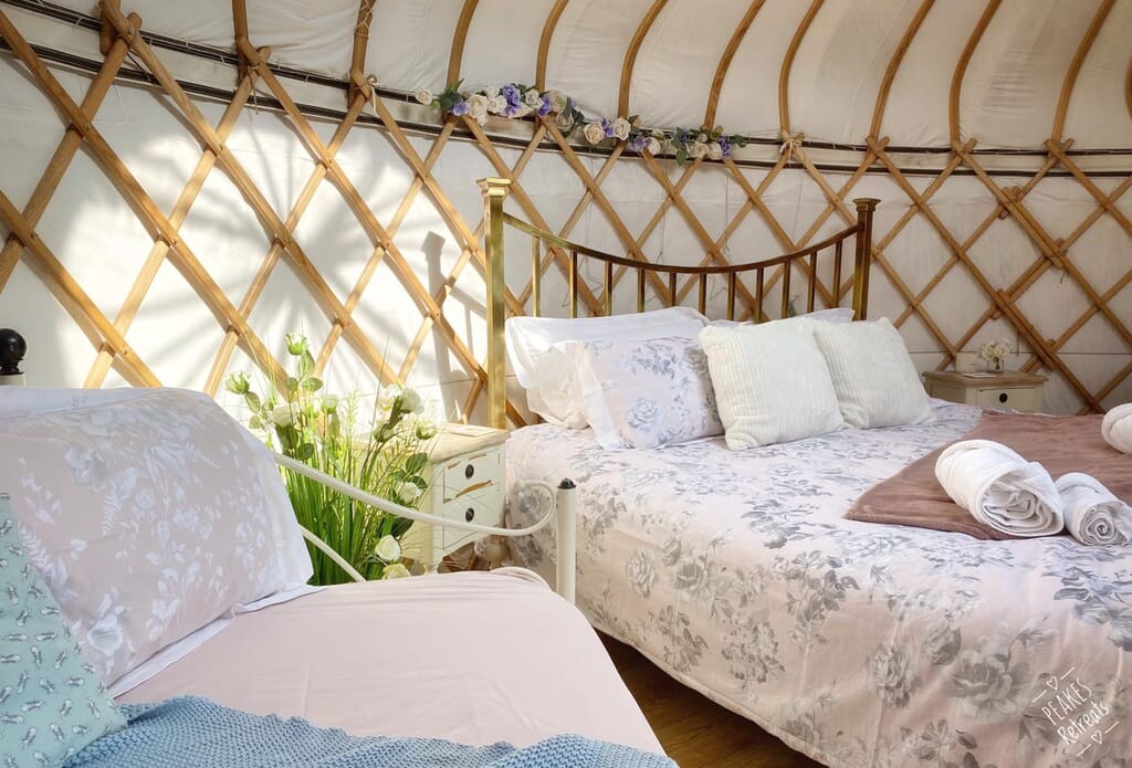 peakes retreat yurts in the peak district - yurt inside beds