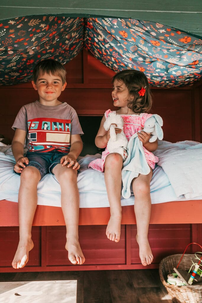 exe valley safari tent devon - cabin bed with children exe valley safari tent devon - cabin bed with children