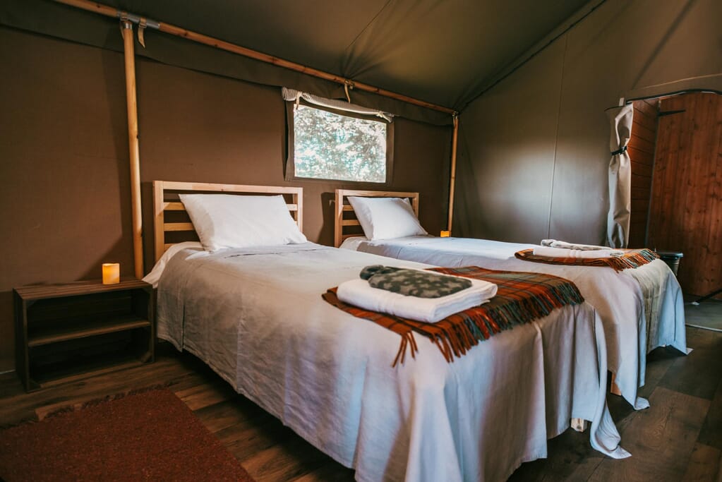 exe valley safari tent devon - bedroom