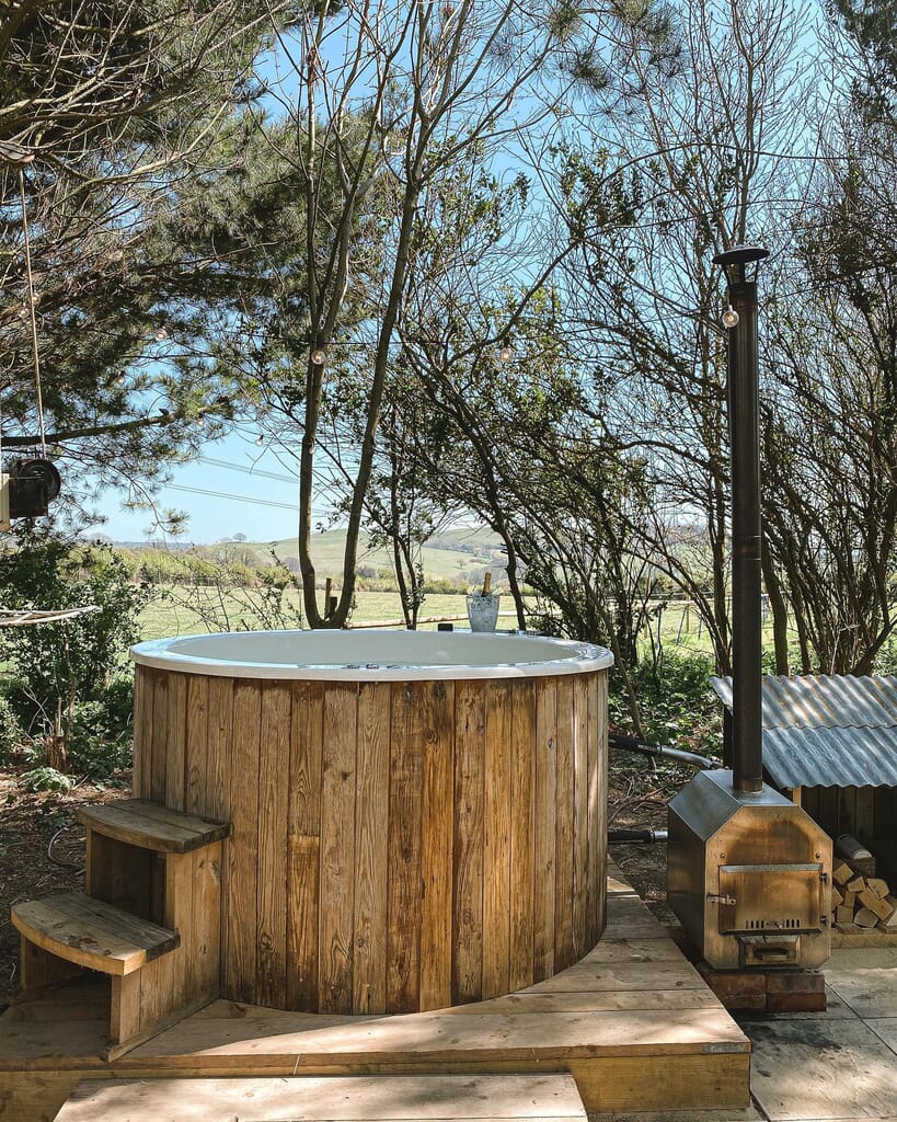 outbuildings dorset - hot tub in woods