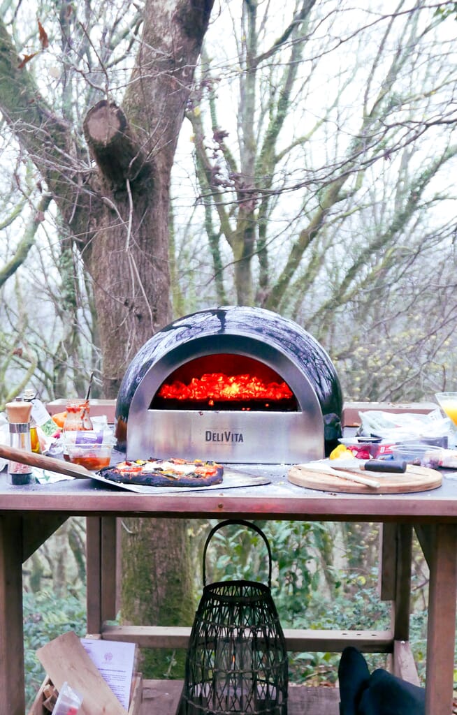 Hudnalls Hideout - treehouse to stay in, Wye Valley. Pizza oven Hudnalls Hideout - treehouse to stay in, Wye Valley. Pizza oven