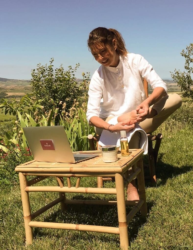 things-to-do-in-lockdown foot massage things-to-do-in-lockdown foot massage