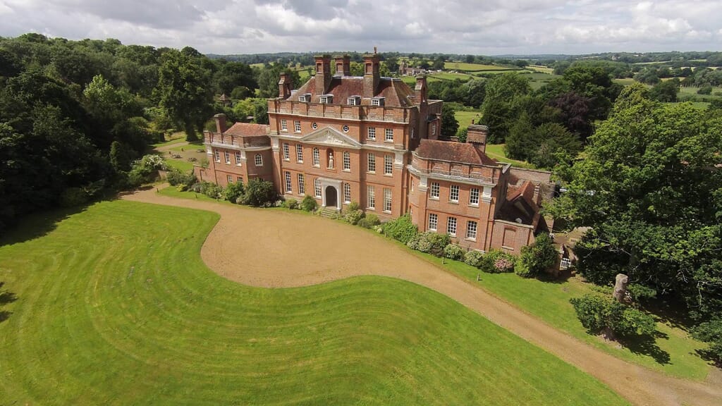 things-to-do-in-lockdown moonlight concert at Finchcokcs House things-to-do-in-lockdown moonlight concert at Finchcokcs House