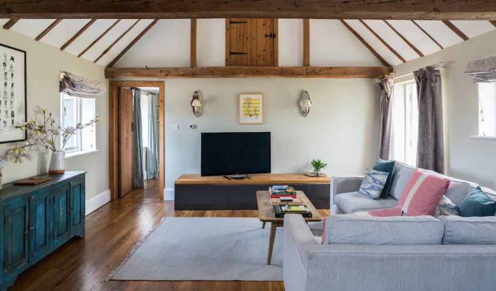 The Old Dairy Sussex - Self Catering Cottage with Indoor pool - living space
