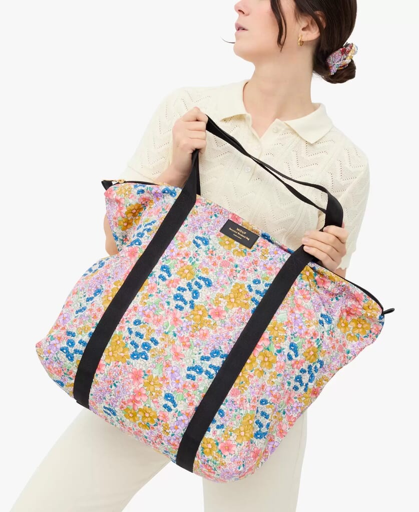 WOUF-Weekend-Bag-Juliette-Model-1.jpg.webp?w=837&h=1024&scale WOUF-Weekend-Bag-Juliette-Model-1.jpg.webp?w=837&h=1024&scale