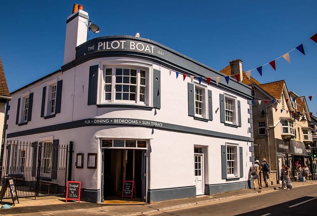 pilot boat inn lyme regis - front pilot boat inn lyme regis - front