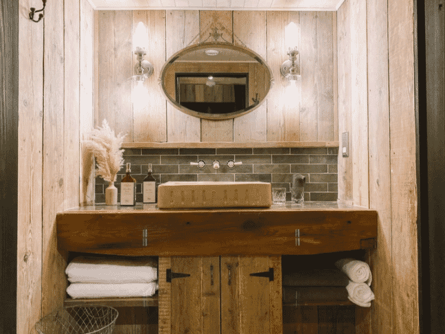 The Coop self-catering accommodation At Outbuildings - bathroom
