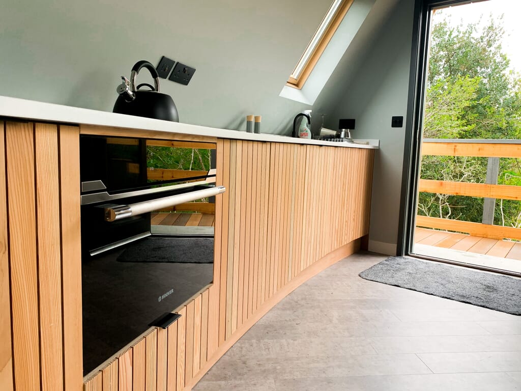 unique stays cornwall: kosel treehouse - kitchen unique stays cornwall: kosel treehouse - kitchen