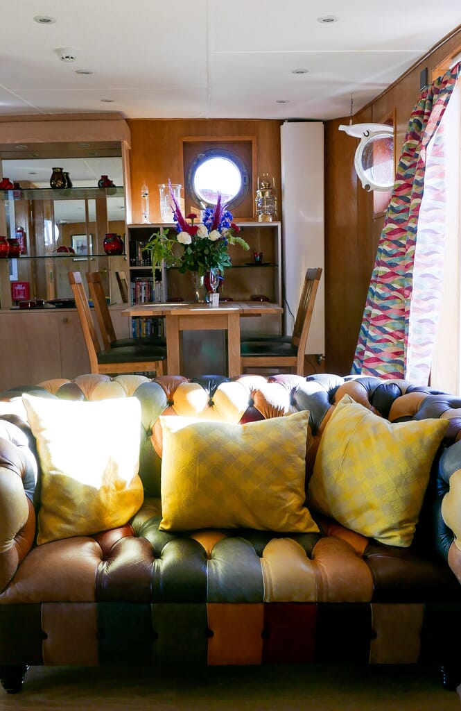 SULA-Lightship-Gloucester-Docks living room and dining table