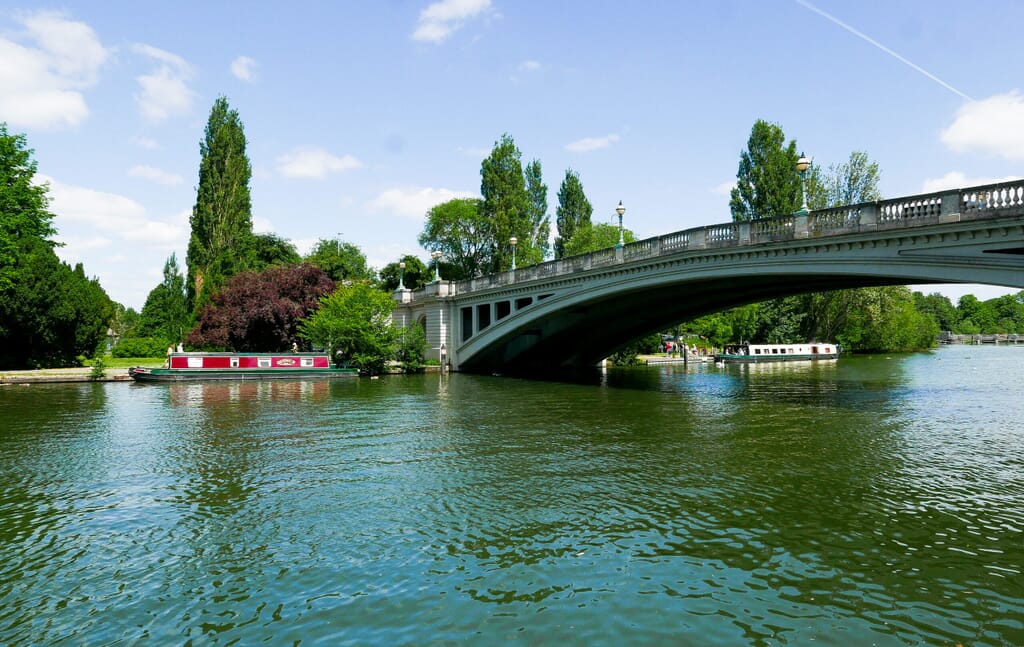 Cruise on the River Thames Cruise on the River Thames