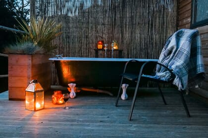 royal oak stargazing cabins devon chairs bathtub at night