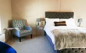 new inn st owens cross: bedroom
