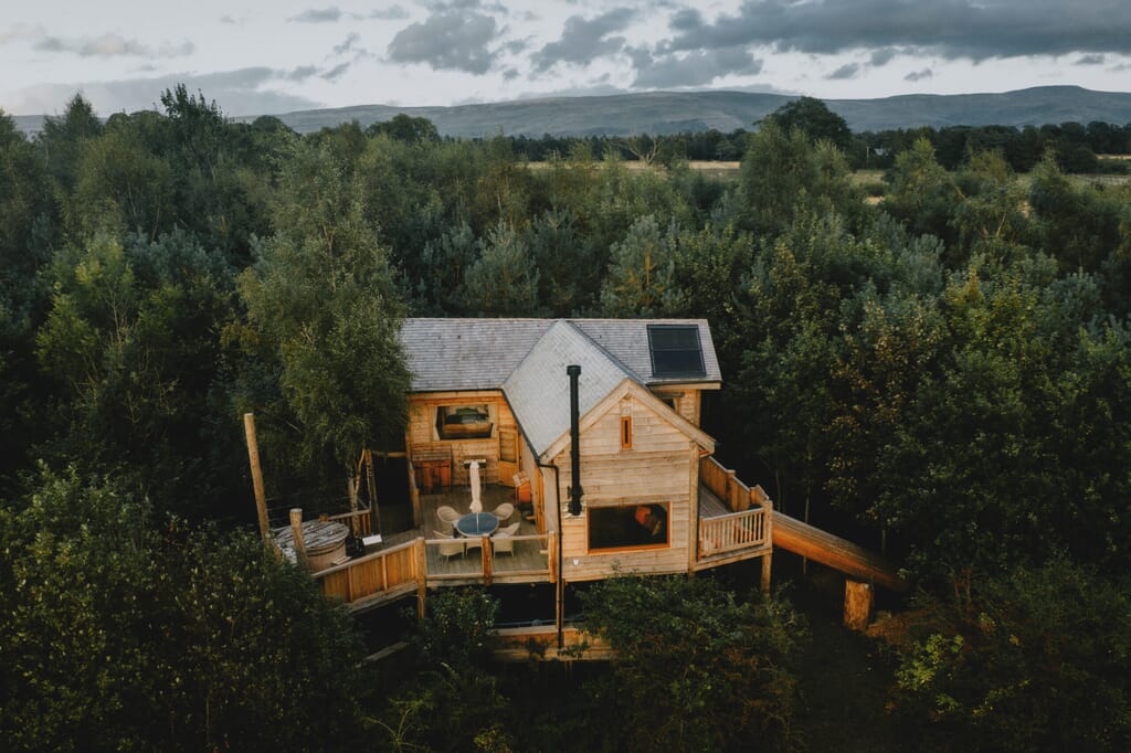 silva-treehouse-drone-view-into-the-woods.-penrith-cumbria-scaled.jpg?w=1024&h=682&scale silva-treehouse-drone-view-into-the-woods.-penrith-cumbria-scaled.jpg?w=1024&h=682&scale