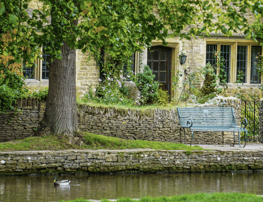 best villages in the cotswolds - bourton on the water best villages in the cotswolds - bourton on the water