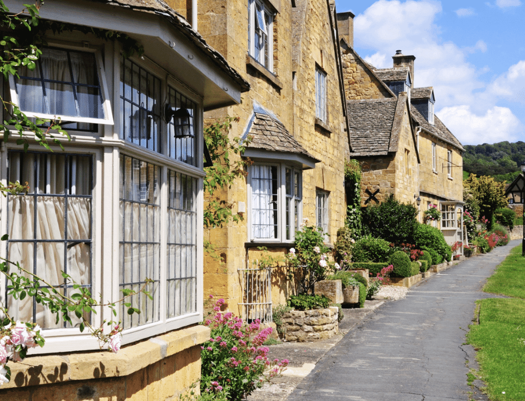 broadway in the cotswolds - village broadway in the cotswolds - village