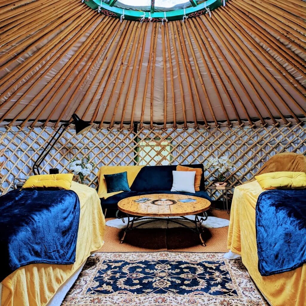 hawthorn hideaway glamping nottinghamshire - massage yurt