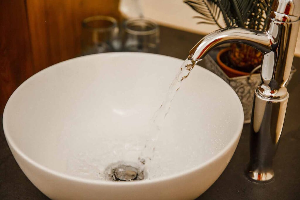 harta-retreat-luxury-glamping-woolacombe:: tipi sink