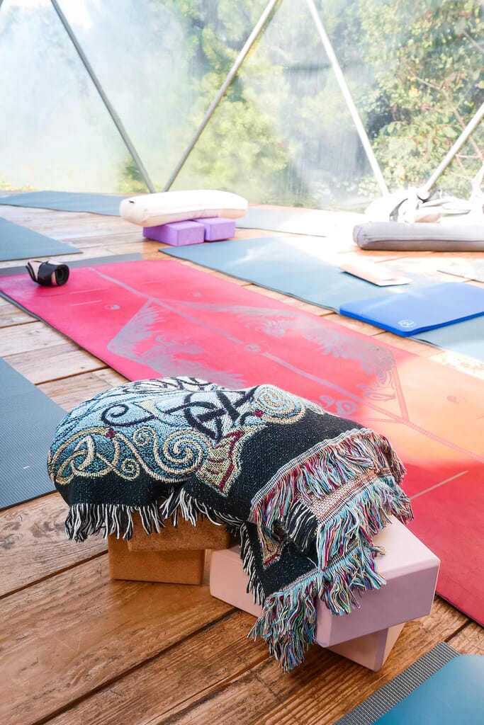 healing retreat uk - yoga blanket and mats