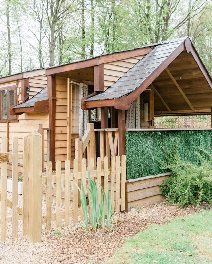 Mallory-meadows-glamping-leicestershire - exterior of lodge Mallory-meadows-glamping-leicestershire - exterior of lodge