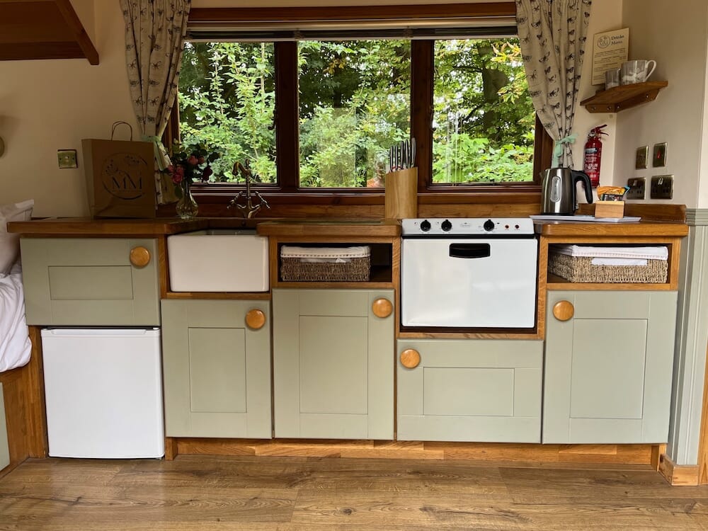Mallory-meadows-glamping-leicestershire - hedgehog kitchen lodge