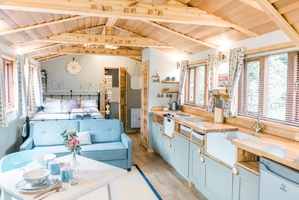 Mallory-meadows-glamping-leicestershire - squirrel lodge Mallory-meadows-glamping-leicestershire - squirrel lodge