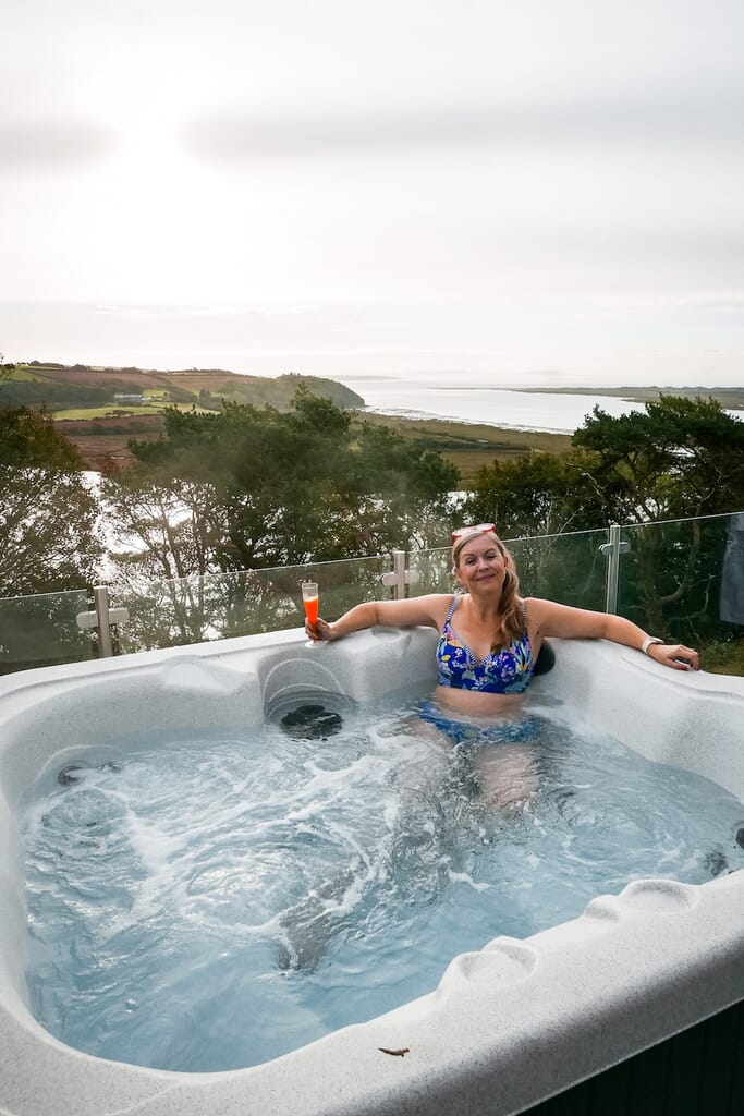 dylan coastal resort - milk wood lodge hot tub