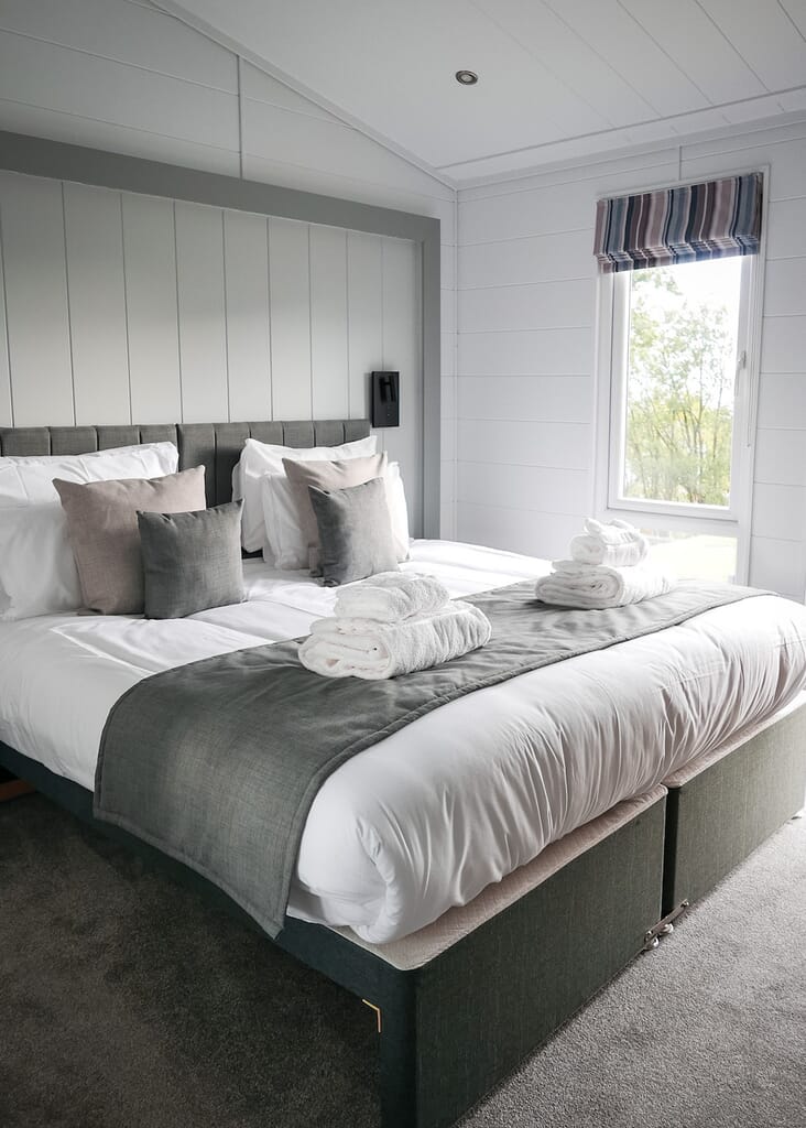 dylan coastal resort - milk wood lodge bedroom