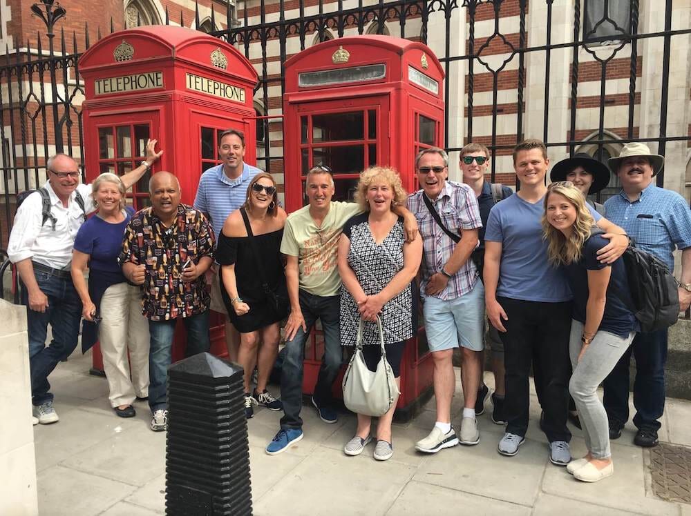 London pub tour - group pf people on tour