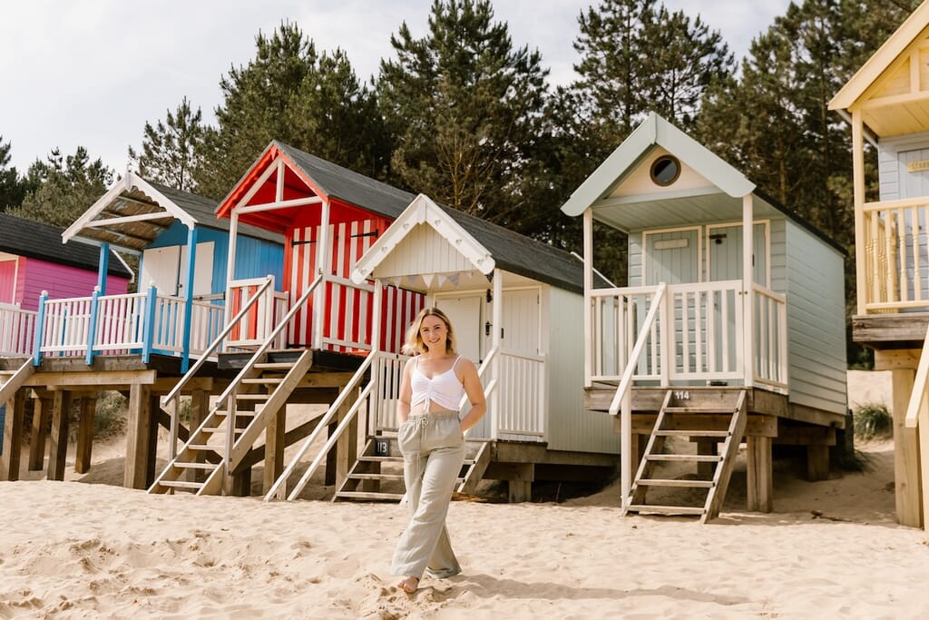 beach hut holidays - the happy huts in norfolk beach hut holidays - the happy huts in norfolk