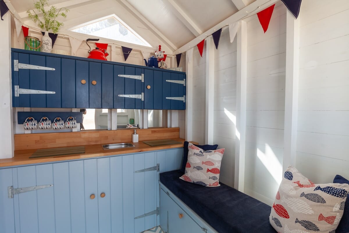 beach hut holidays - the happy huts in norfolk