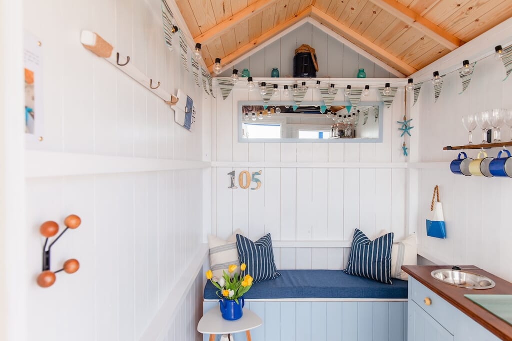 beach hut holidays - the happy huts in norfolk beach hut holidays - the happy huts in norfolk