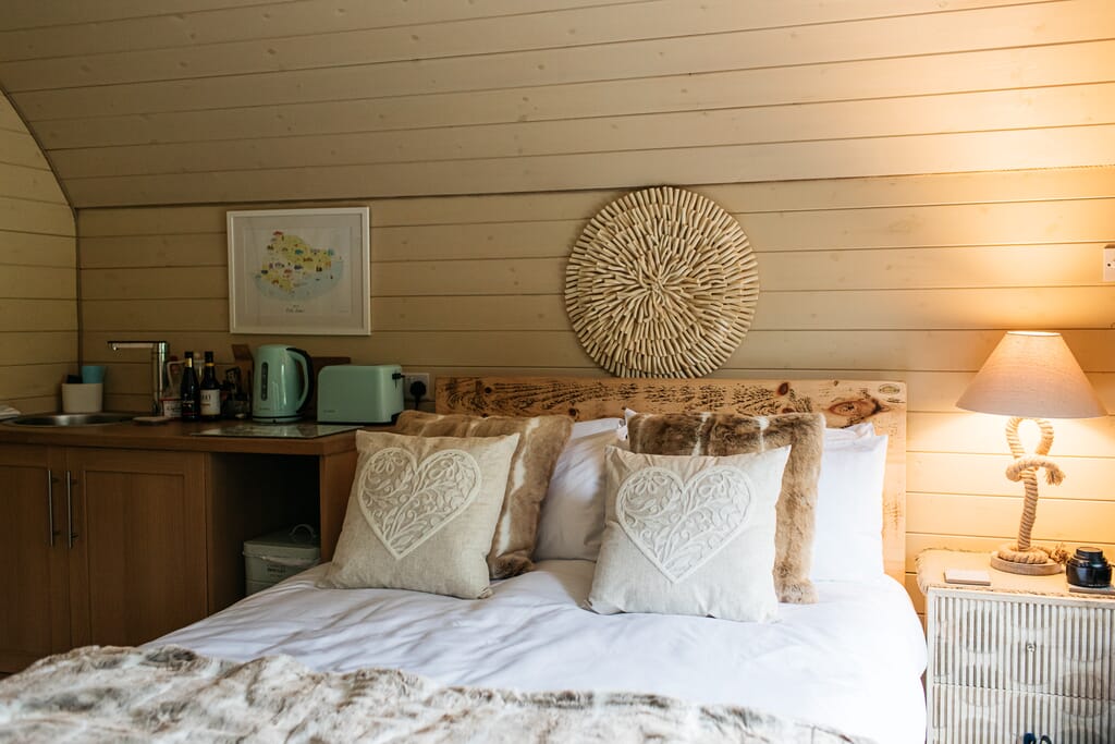 willow the wisp cabin in east sussex at downash wood - bedroom