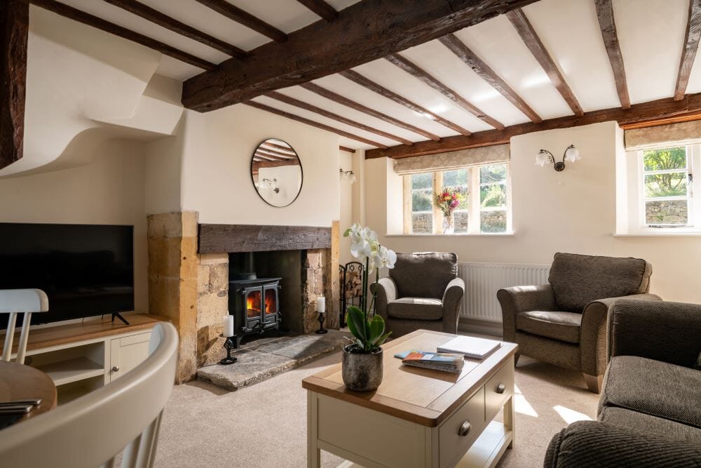 boundary holiday cottage in broadway - lounge