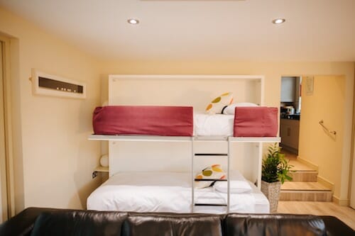 Wills Tree House at Winchcombe Farm Holidays - bunk beds