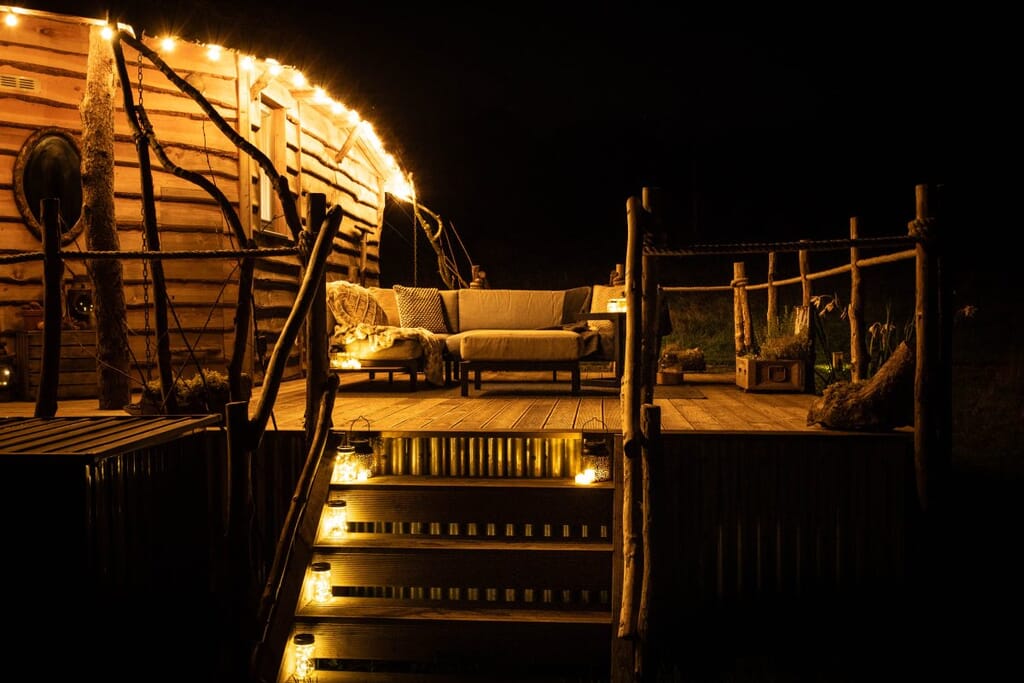 log cabins Carmarthenshire: Erwain Escapes - deck at night log cabins Carmarthenshire: Erwain Escapes - deck at night