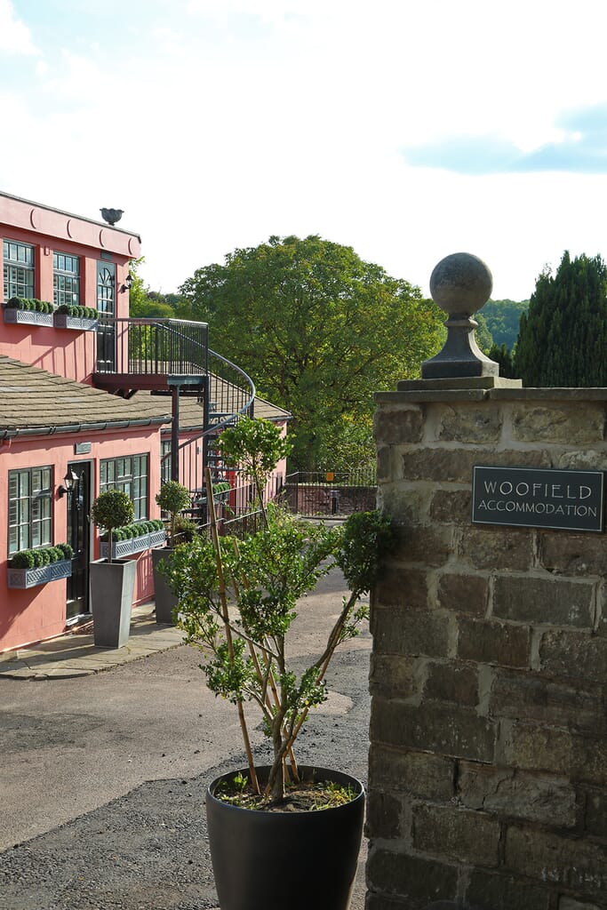 Forest of Dean dog friendly accommodation: woofield, manor house entrance Forest of Dean dog friendly accommodation: woofield, manor house entrance