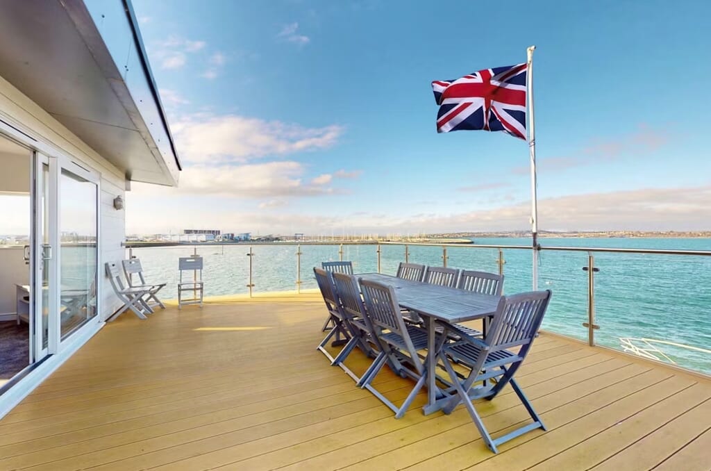 crabbers wharf, commodore's penthouse: sundeck crabbers wharf, commodore's penthouse: sundeck